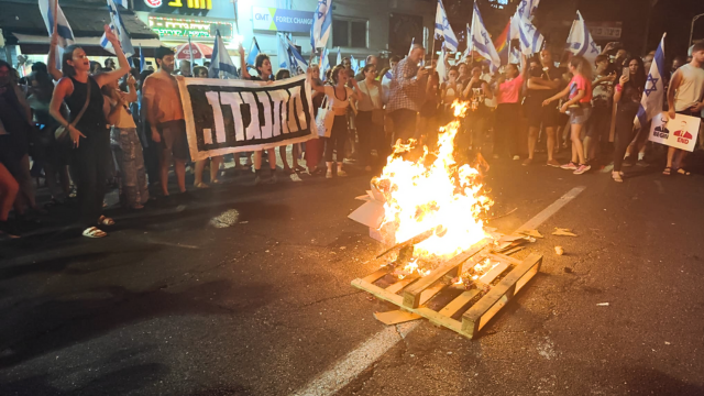 הדלקת מדורות בחורב