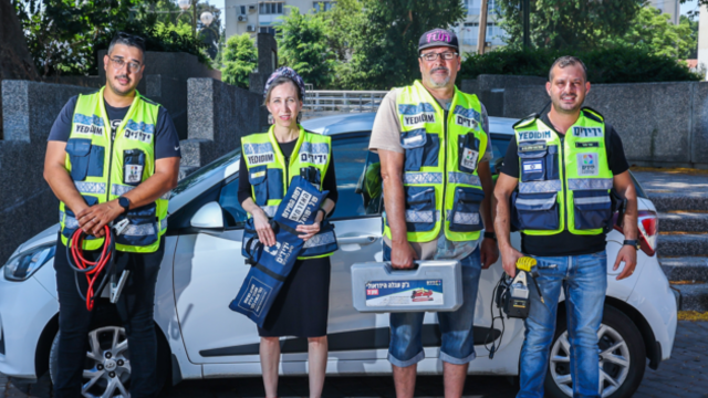 מימין: איציק חנוך, מוטי עמר, אוראל עזרא ומיכל קצב 