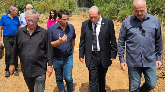 המבקר עם ראשי הערים