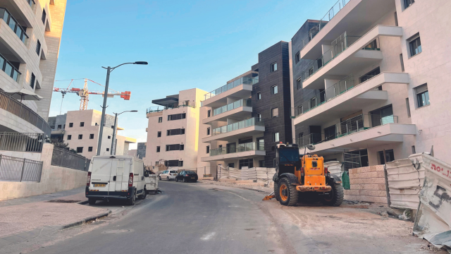 מאוכלס חלקית. רחוב אהרונסון 