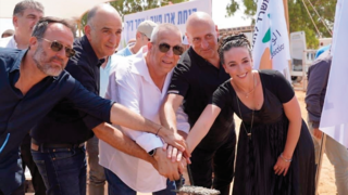 הנחת אבן הפינה למתקן. מיקום אסטרטגי