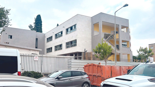 עבודות לבניית בית ספר חרדי בשבת
