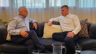 ירון לוי, אלי יריב. חיבור מפתיע
