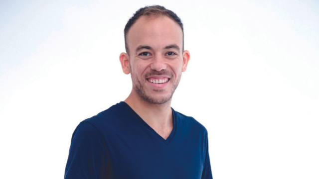 "כלים מעשיים". אלון אטיאס