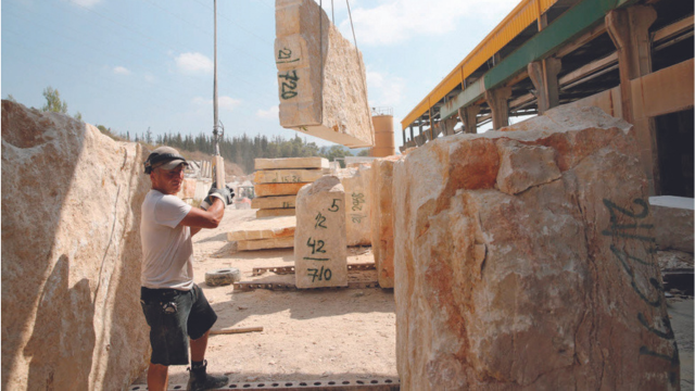 יש עוד טעם לחייב? מפעל לייצור אבן ירושלמית