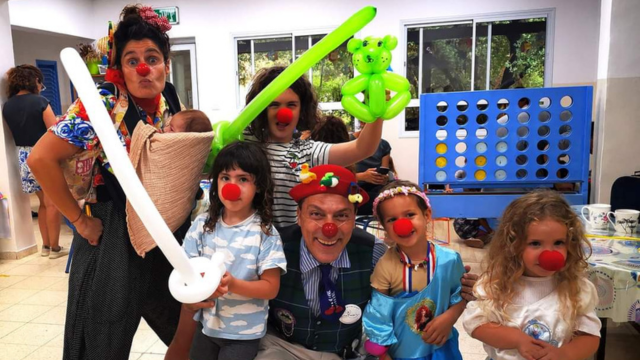 הליצנית הרפואית אצ'ום עם הליצן הרפואי צ'וצ'ו בגבעת חיים איחוד