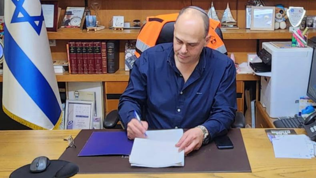 צביקה ברוט. קיבל את הבשורה