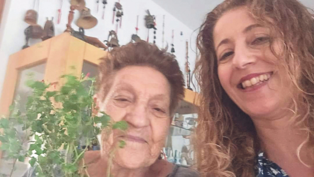 "מפגש משמעותי". מעניקים עציץ