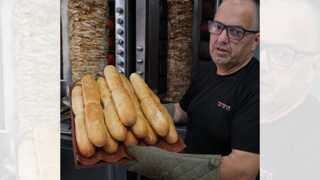 פתח את העסק במיוחד. רולי שמולביץ בשווארמה שלו