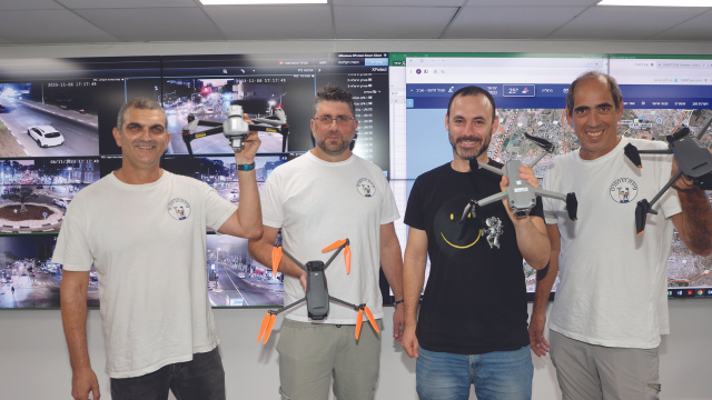 משמאל: פלטי, אלון, אדר וגולדשטיין