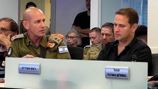 קינסטליך בהערכת מצב עם אלוף פיקוד העורף, רפי מילוא