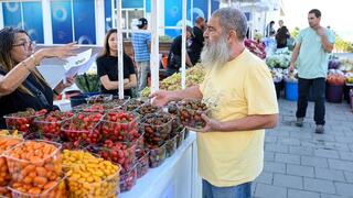 שוק איכרים כחול לבן בבת ים