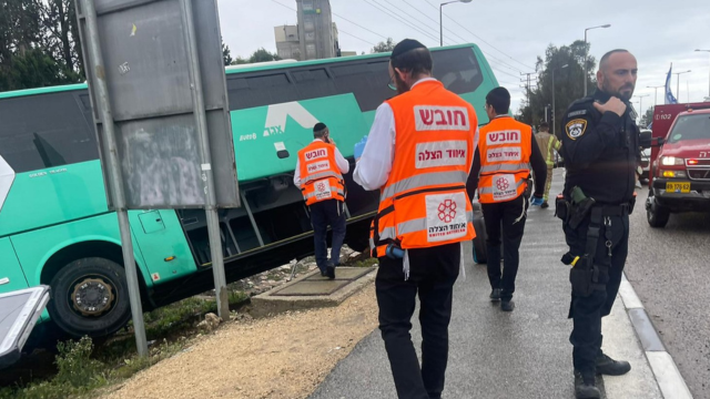 כוחות כבאות והצלה הגיעו לאזור