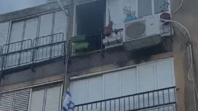 מזירת השריפה בבת ים