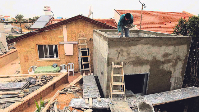 עיכובים עלויות גבוהות. בניית ממ"ד