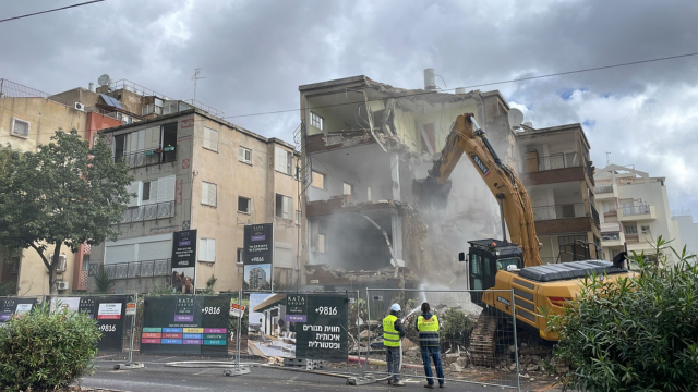 הריסת בניין ברחוב סלנט