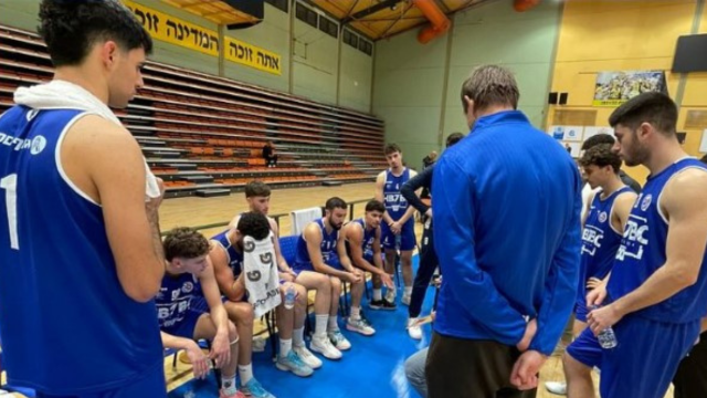 שחקני דימונה במשחק מול רמלה. משחק במעמד צד אחד