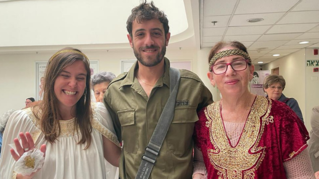 בני הזוג במהלך החינה