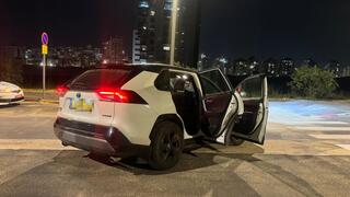 הרכב הגנוב והניידת שנפגעה