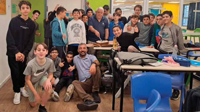 "אוהבים ומוקירים". התלמידים עם וינר 