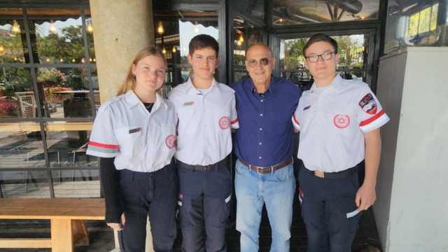 הנערים עם יעקב במפגש השבוע