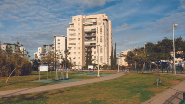 בנייני מגורים בפתח תקוה