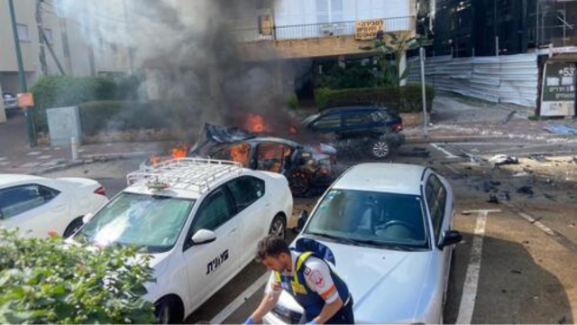 זירת הפיצוץ ברחוב ברנדה פתח תקוה