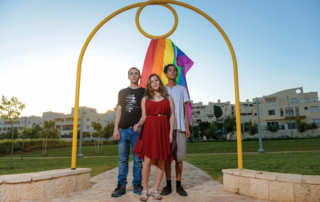 חברים בקהילה הגאה בעיר