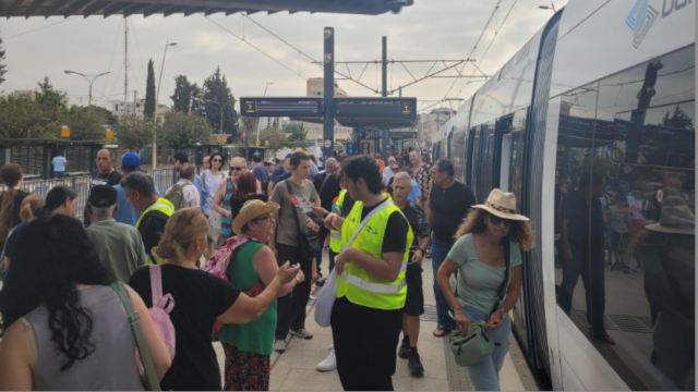 תחנת הרכבת הקלה פתח תקוה - תמונת פייסבוק