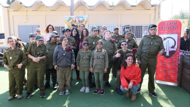 תלמידי בית הספר סאלד בבסיס הקומנדו