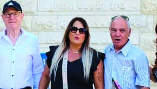 קלודין עוזרי עם חברי העמותה אמיר עידן וד"ר עופר דובינסקי 