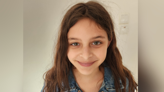 שני עטיה. קיבלה קנס בגיל 9