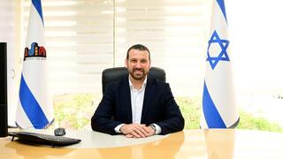 שי קינן ביומו הראשון כראש עיריית חולון