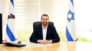 שי קינן ביומו הראשון כראש עיריית חולון