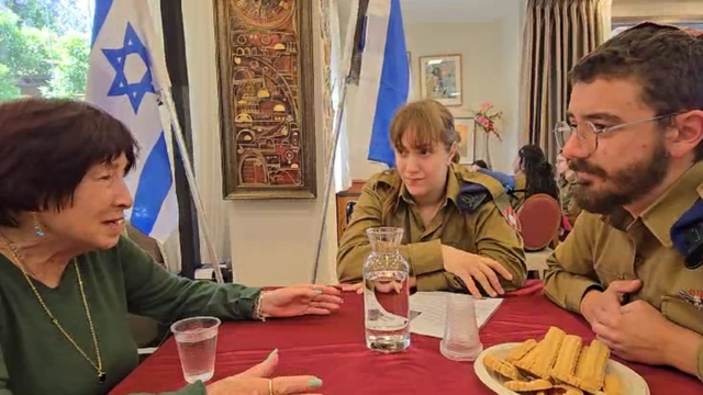 מפגש מרגש בלב גנים נתניה