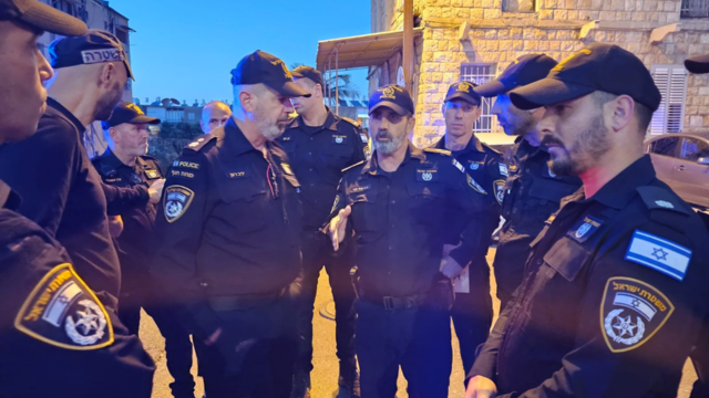 מפקד המחוז בזירת האירוע ברחוב ירדן