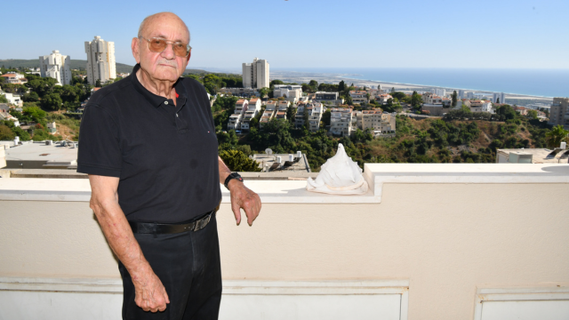 פרופ' אמציה ברעם בבית בחיפה