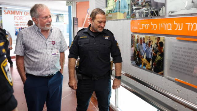 רנ"צ שבתאי ופרופ' הלברטל בביקור היום ולפני שנה