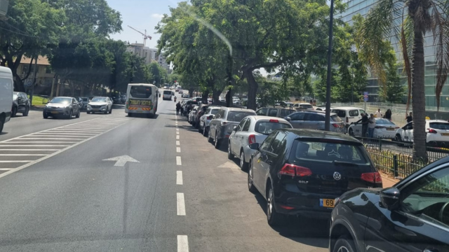 הכניסה לבית החולים שניידר
