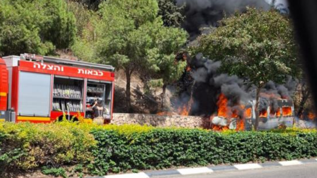 שריפה רכב הסעות ברוממה חיפה