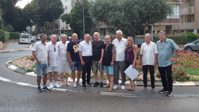 כיכר זהבה קלדרון פתח תקוה