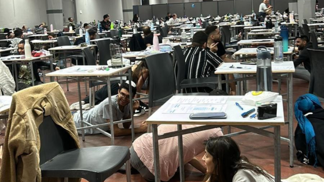 כשאין מרחב מוגן הסטודנטים נאלצים להשתטח על הרצפה