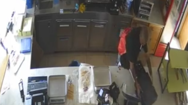 הפורץ במאפייה בפתח תקוה
