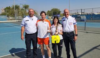 צוות מד"א עם יבגני. "סיפוק עצום"