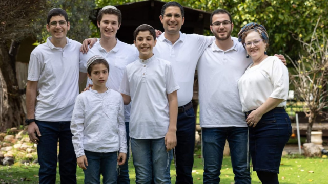 משפחת בדלוב