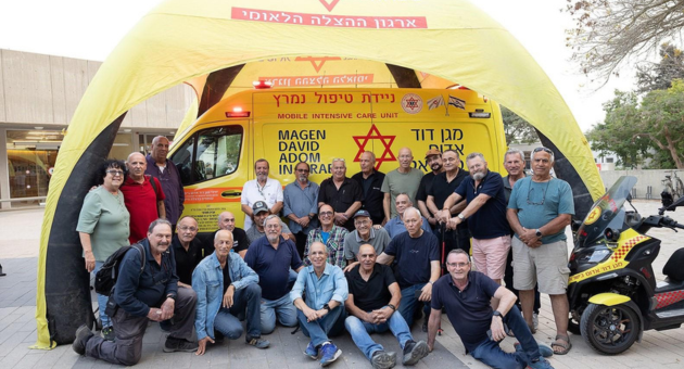 ניידת טיפול נמרץ חדשה של מד"א לזכרם של חובש בכיר במד"א, אביה חצרוני ז"ל, נכדיו ואחותו