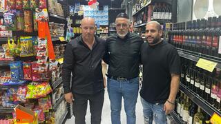 גל מזרחי, אבי חיים ויוסי שוורץ בהשקת הסניף החדש בראשון לציון