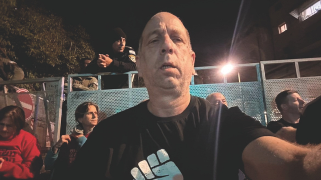 אמיר שדה בהפגנה