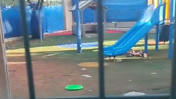 החצר הנטושה של גן אגם