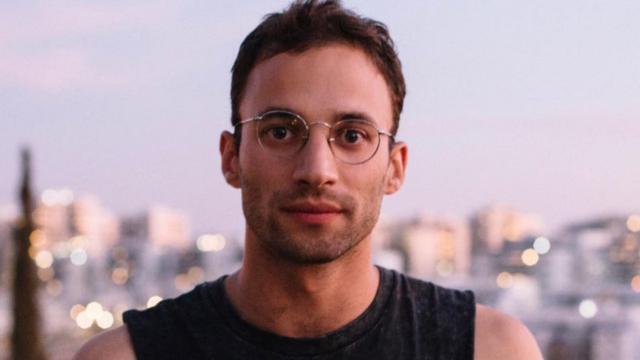 גל. "חוקר מוח, רקדן וכוריאוגרף בארץ ובעולם"